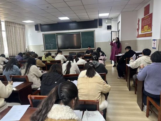 C:/Users/Administrator/Desktop/全体班主任会议.jpg全体班主任会议